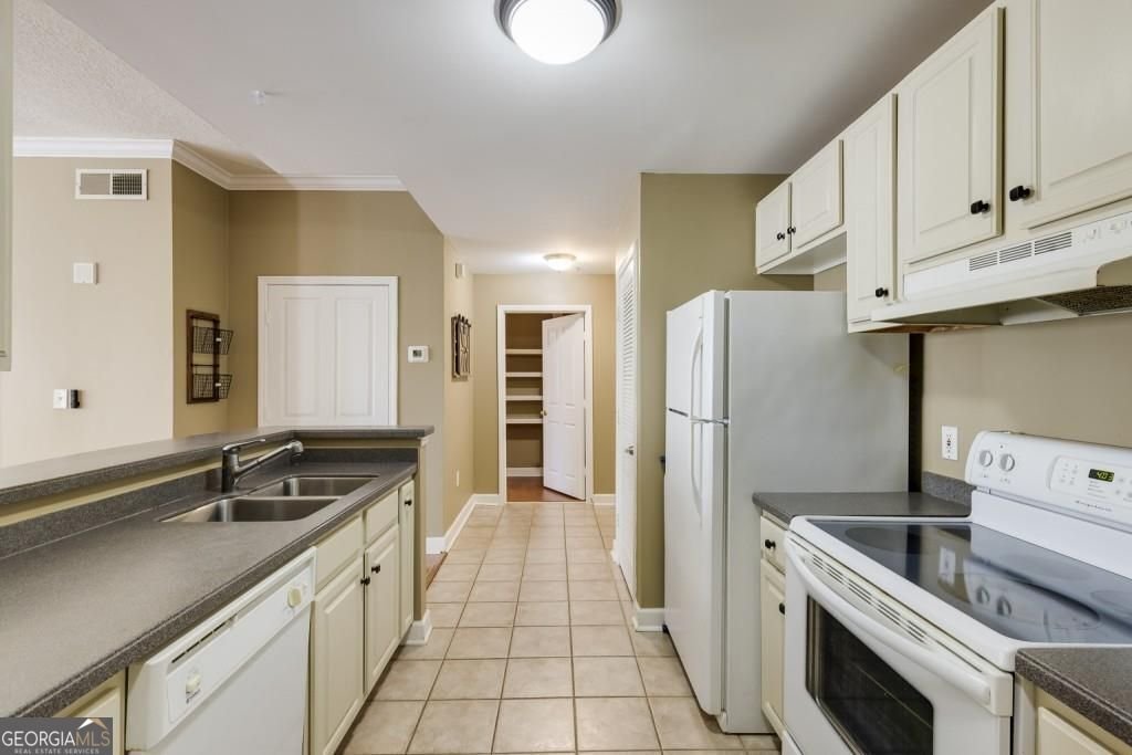 1101 Juniper Street Atlanta - 11