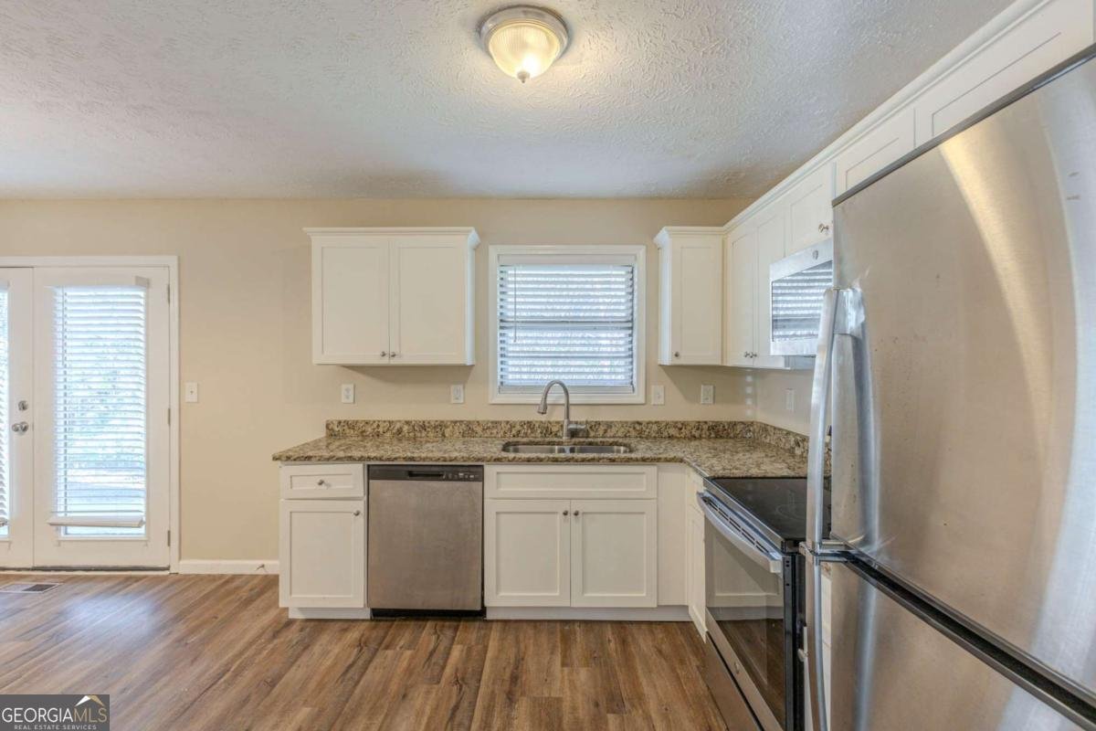 1526 Colony East Circle Stone Mountain - 2