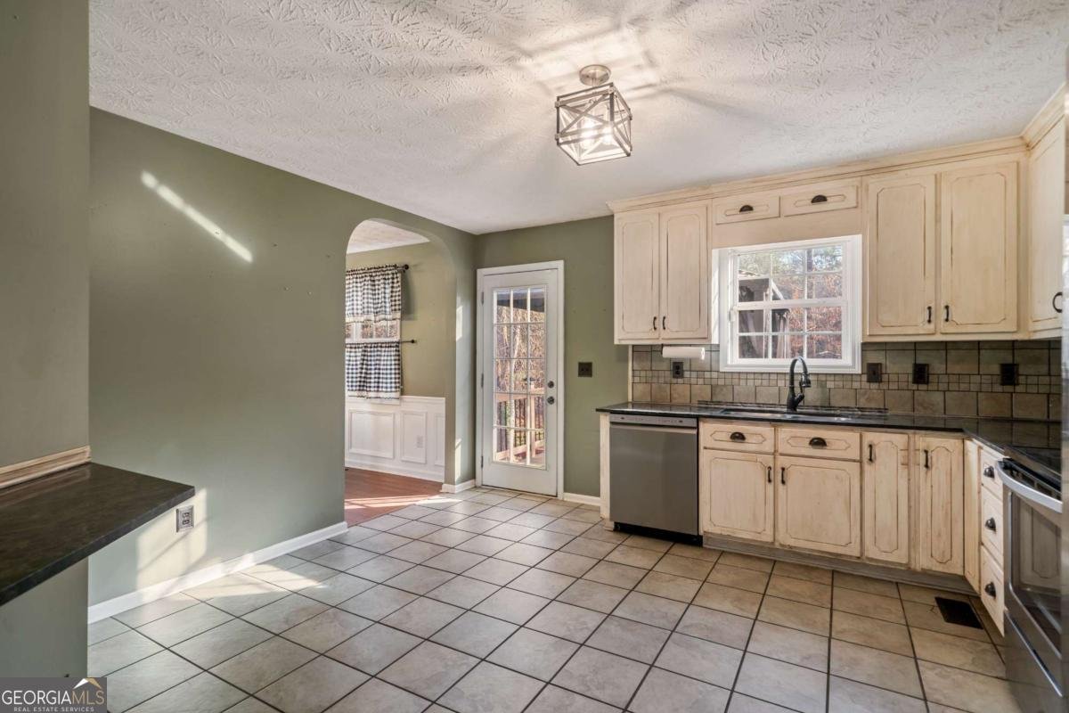 44 Cass Station Drive Cartersville - 19