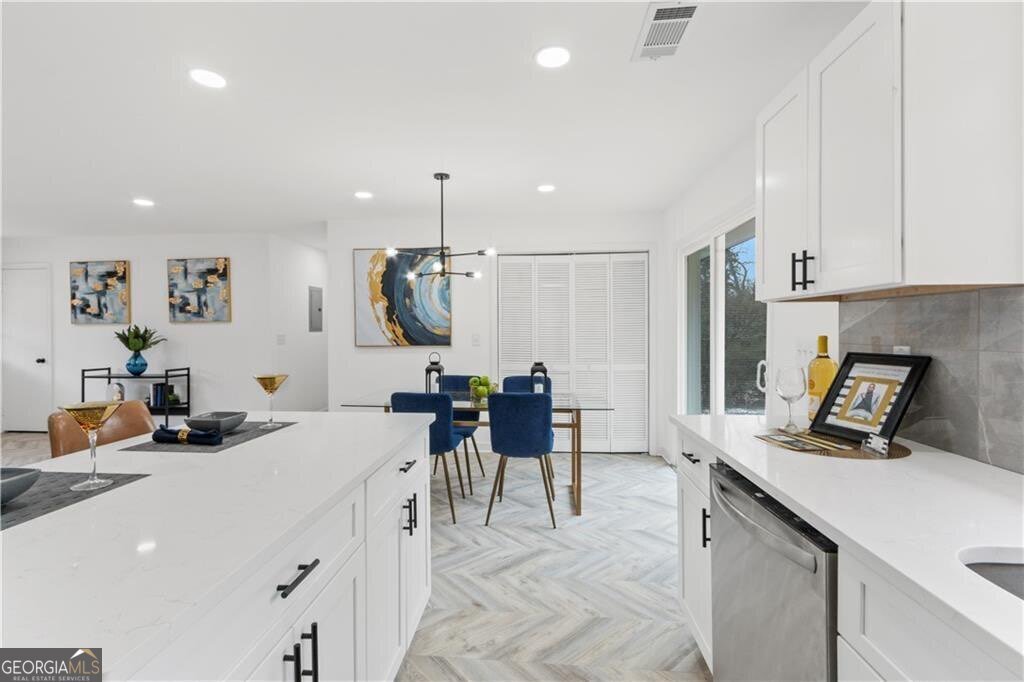 1066 Cleavemark Drive Clarkston - 10