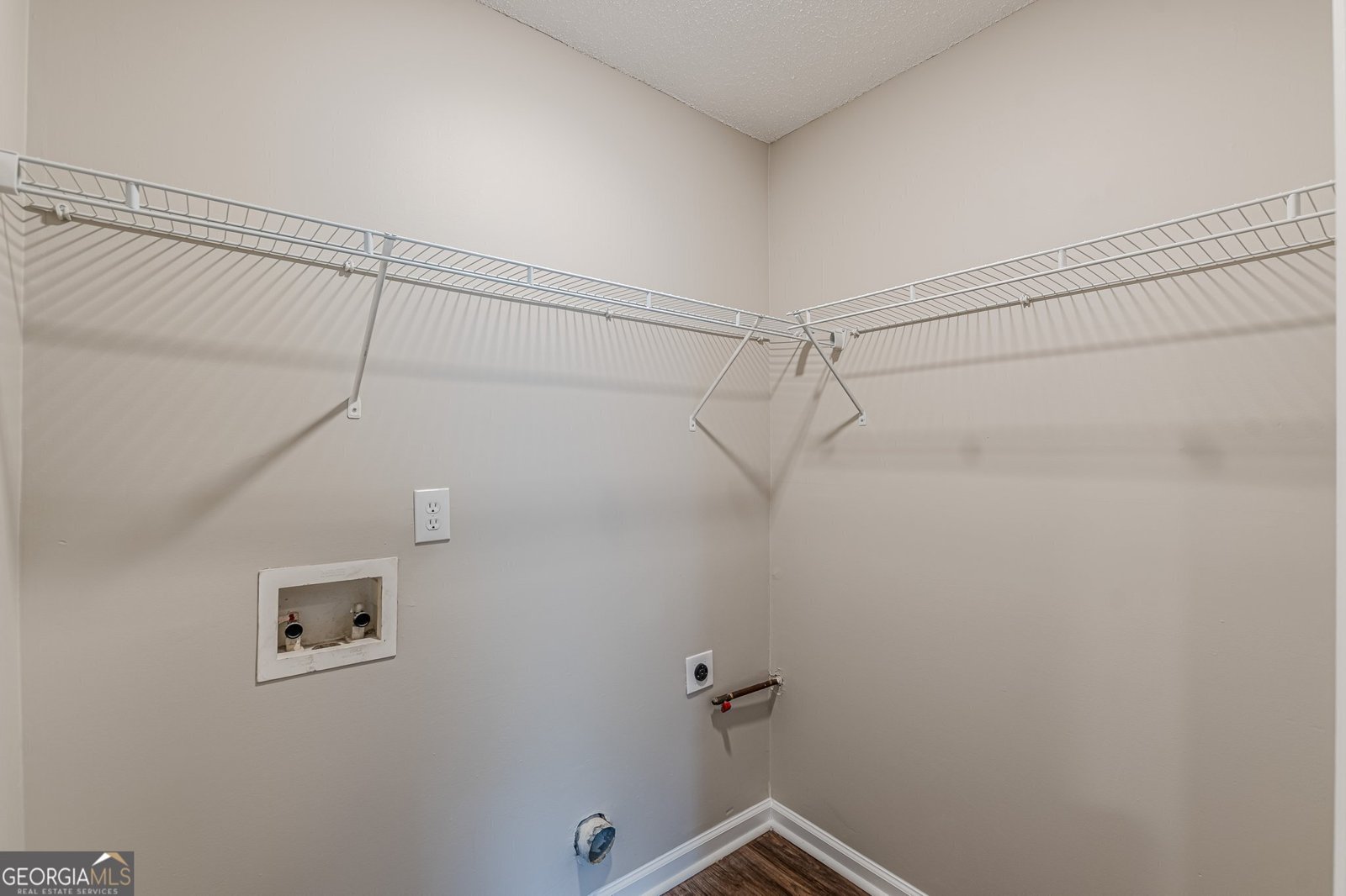 105 Kentwood Springs Drive Hampton - 38