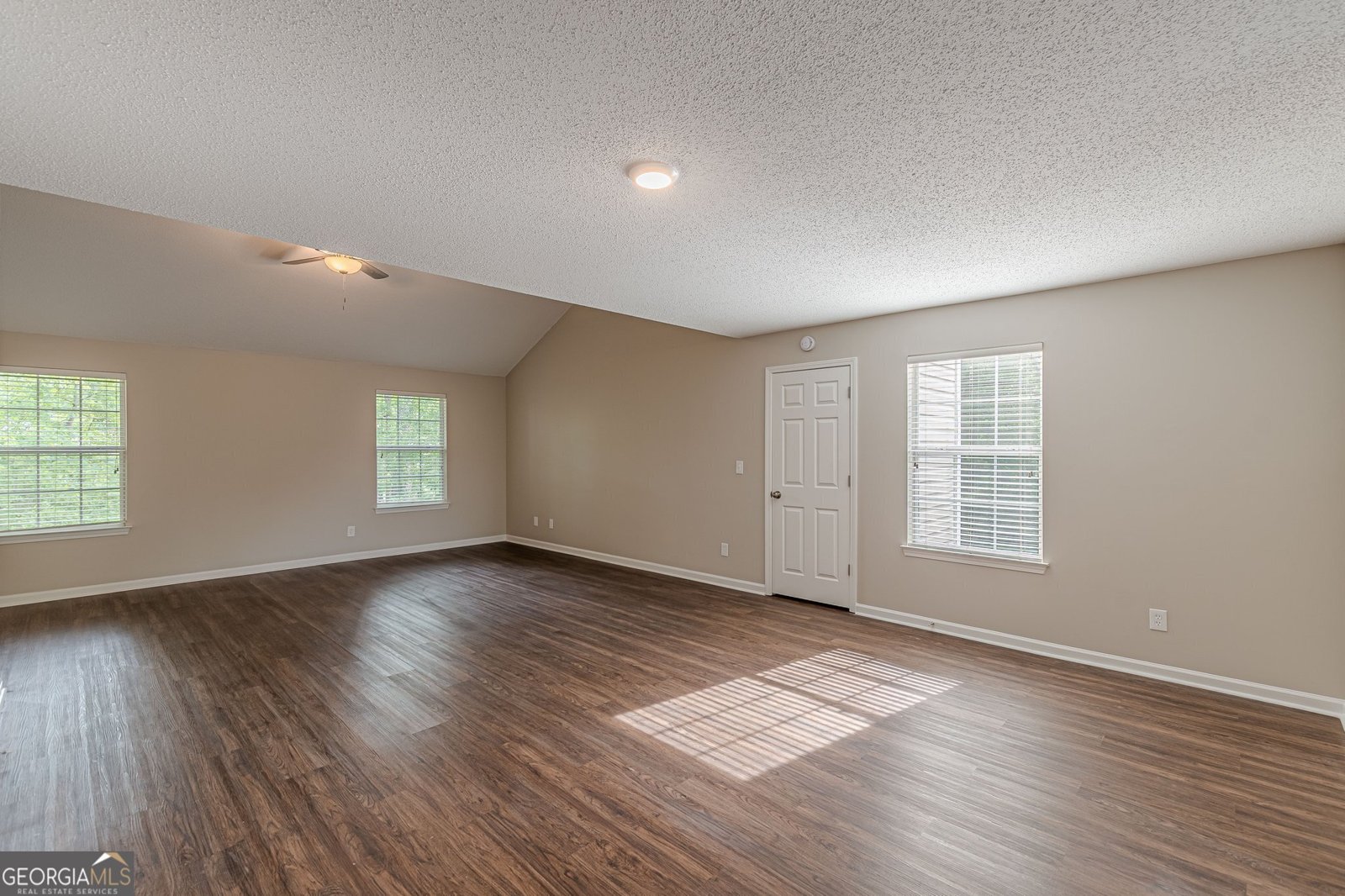 105 Kentwood Springs Drive Hampton - 50