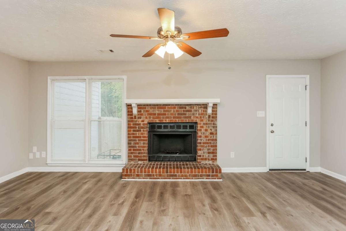 4893 Autumn Circle Stone Mountain - 18
