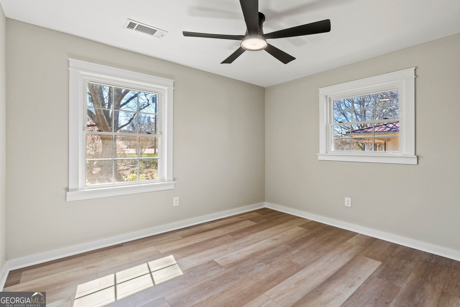 5032 Florence Street Oakwood - 27