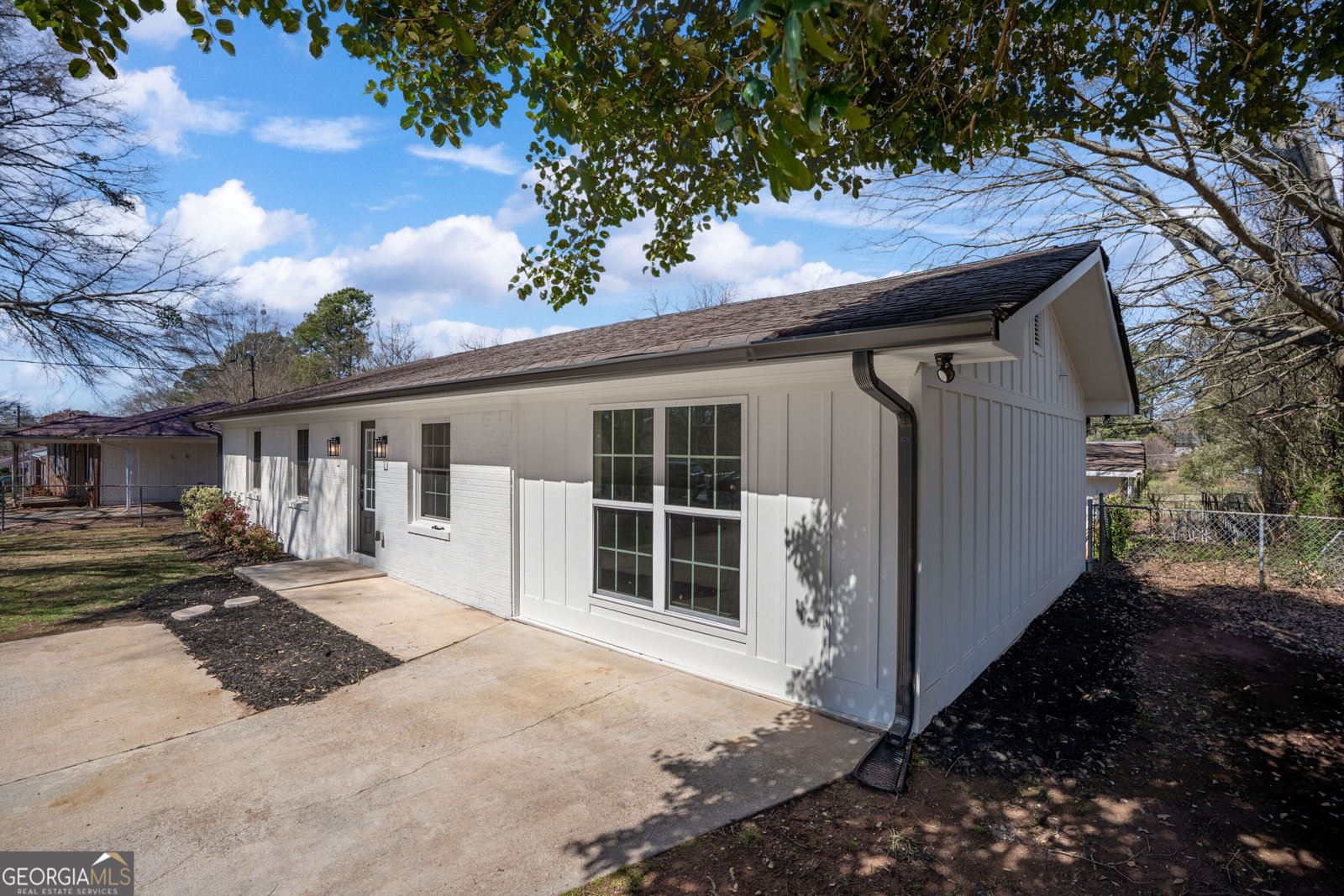 5032 Florence Street Oakwood - 4