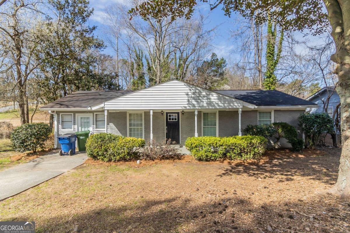 2973 Cambridge Drive Atlanta - 1
