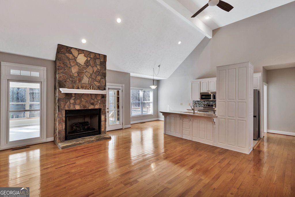 390 Lake Place Drive Lavonia - 1