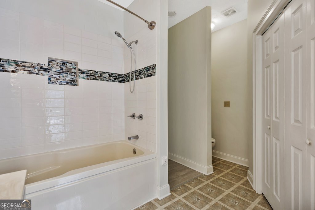 390 Lake Place Drive Lavonia - 15