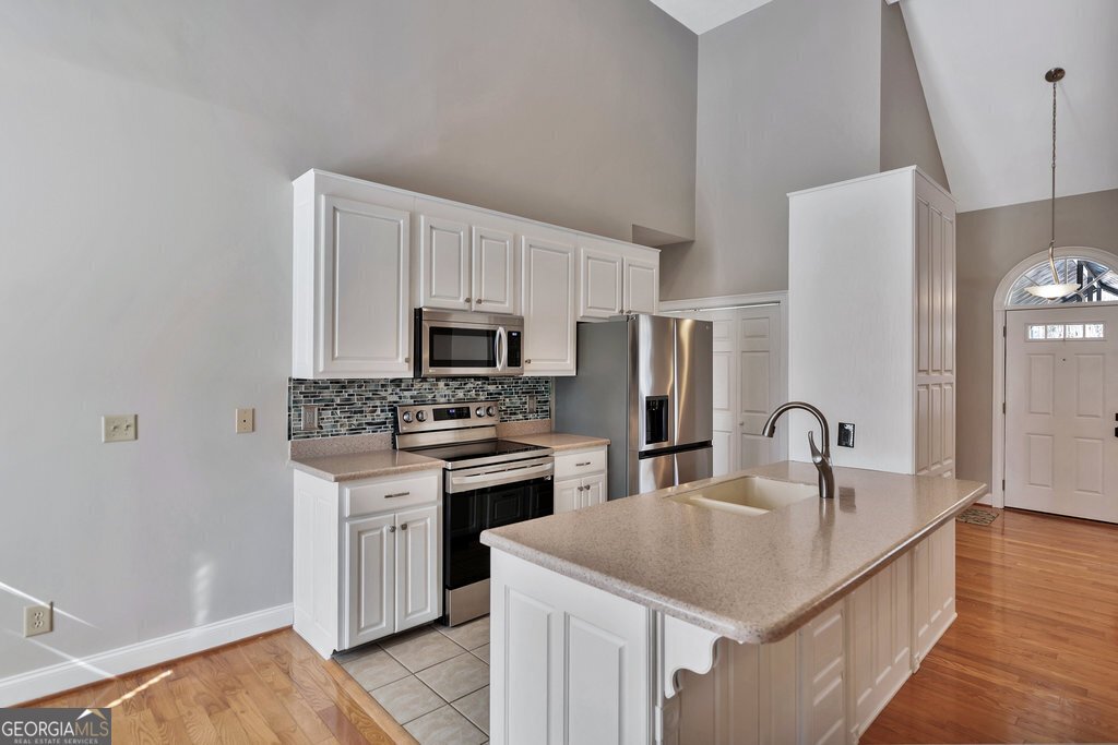 390 Lake Place Drive Lavonia - 3