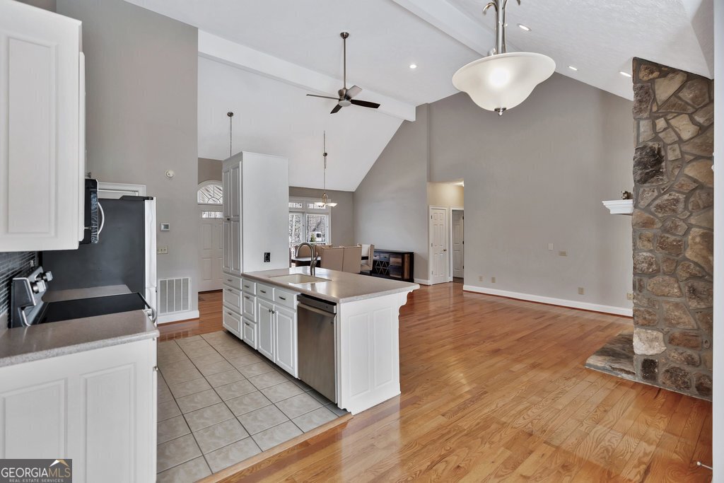 390 Lake Place Drive Lavonia - 5