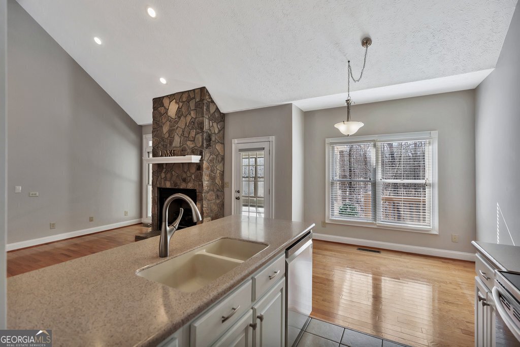 390 Lake Place Drive Lavonia - 8