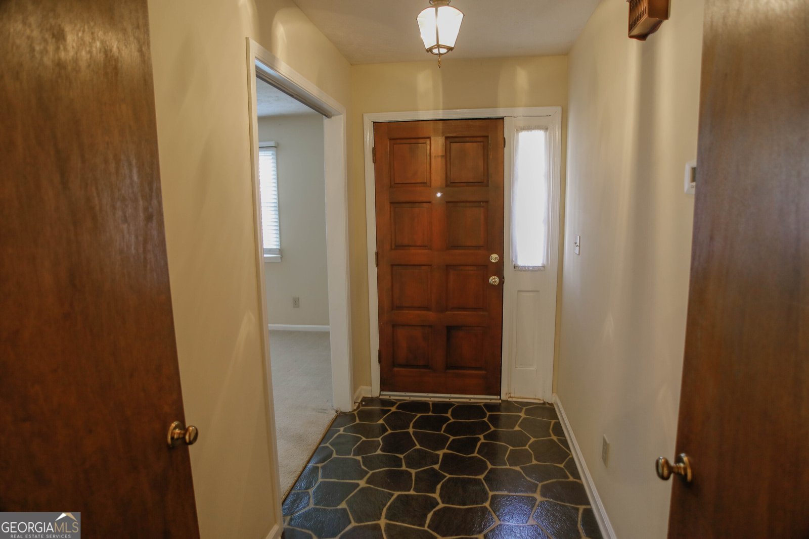 4042 Shady Circle Lilburn - 2