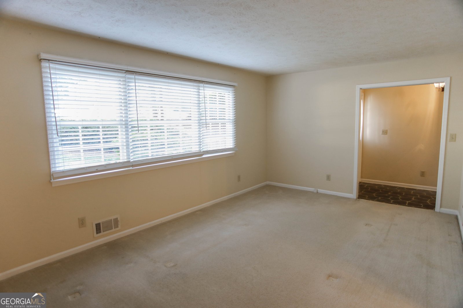 4042 Shady Circle Lilburn - 9