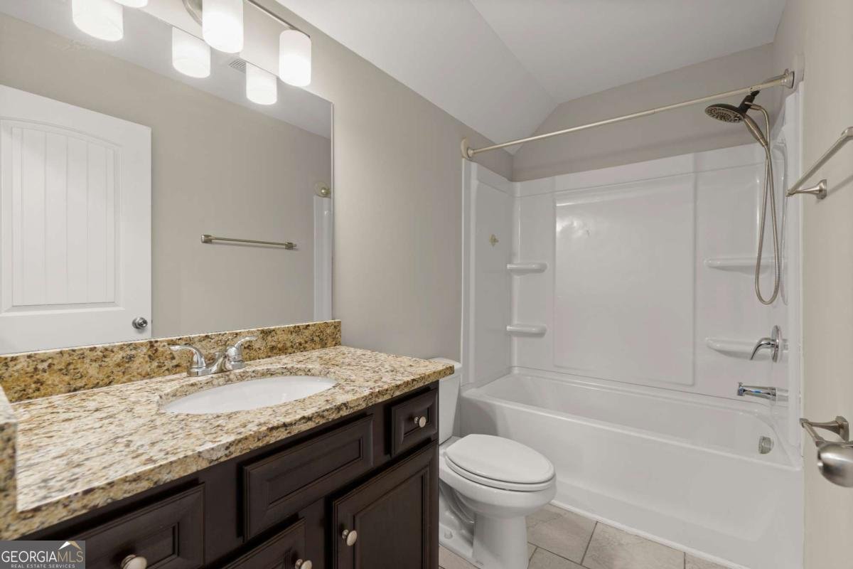 411 Spring Lake Hills White - 30