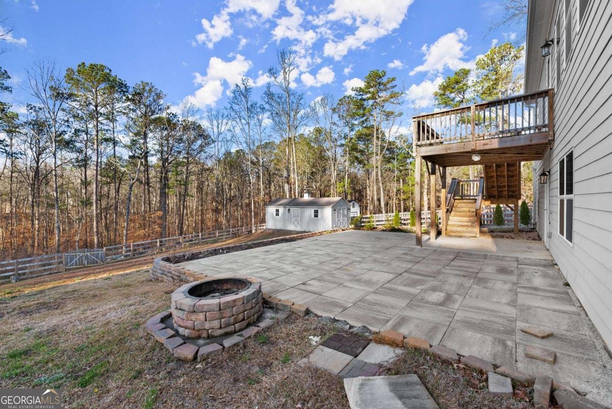 411 Spring Lake Hills White - 39