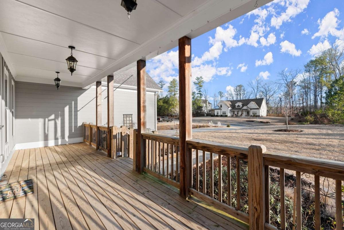411 Spring Lake Hills White - 4