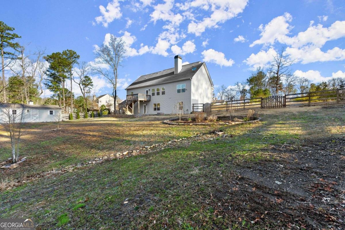 411 Spring Lake Hills White - 40