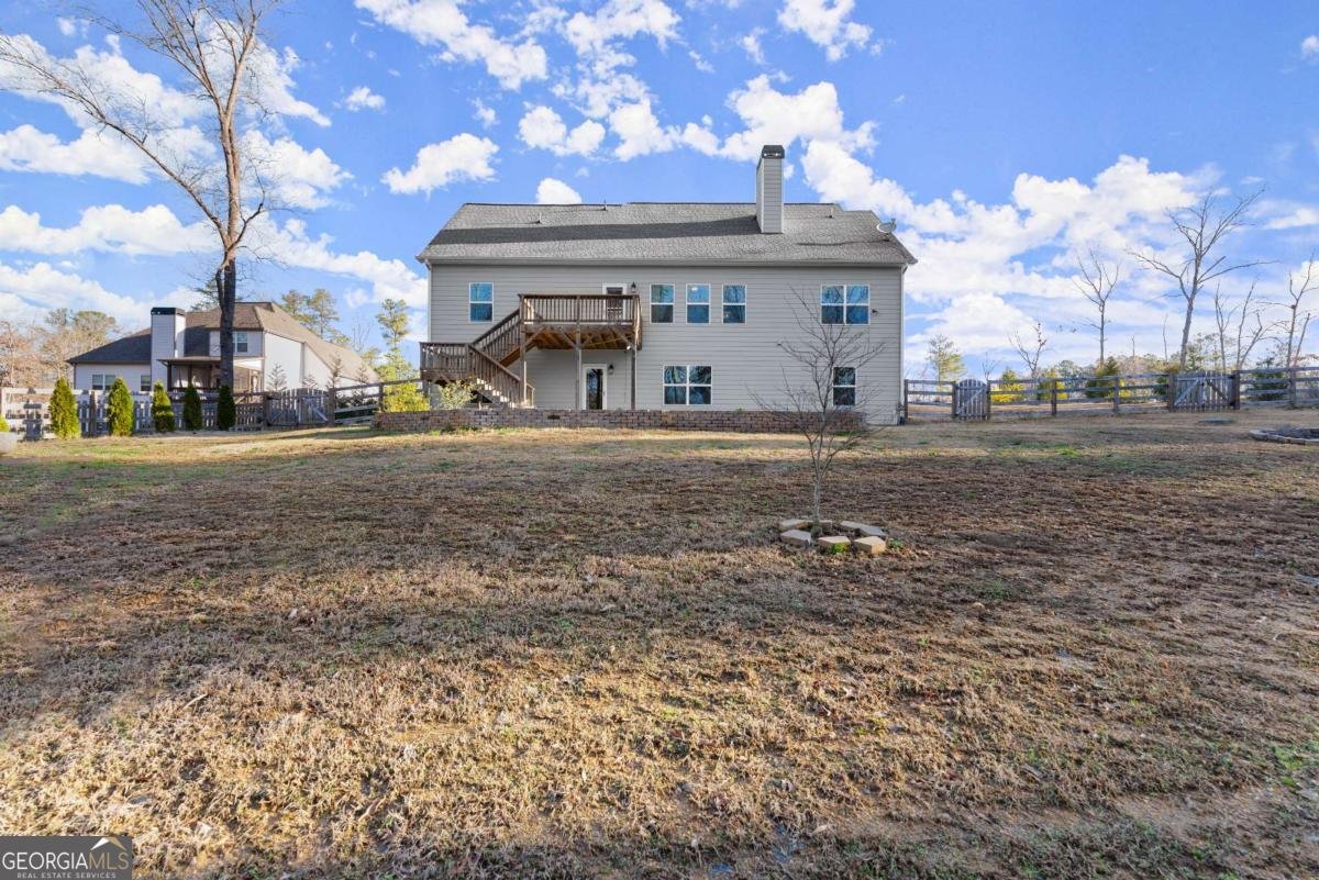 411 Spring Lake Hills White - 44