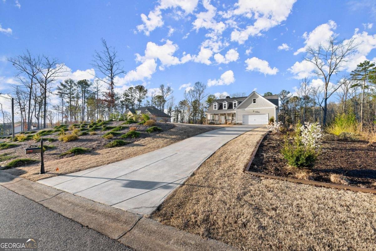 411 Spring Lake Hills White - 45