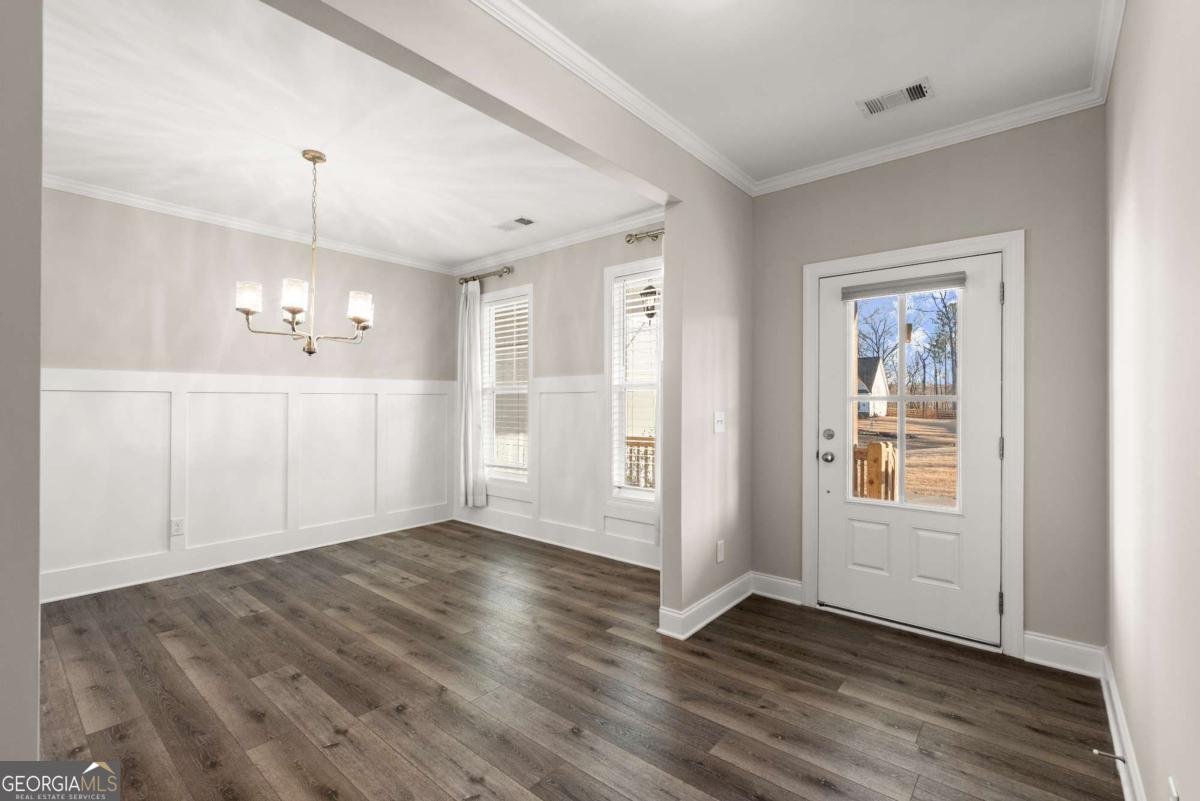 411 Spring Lake Hills White - 6