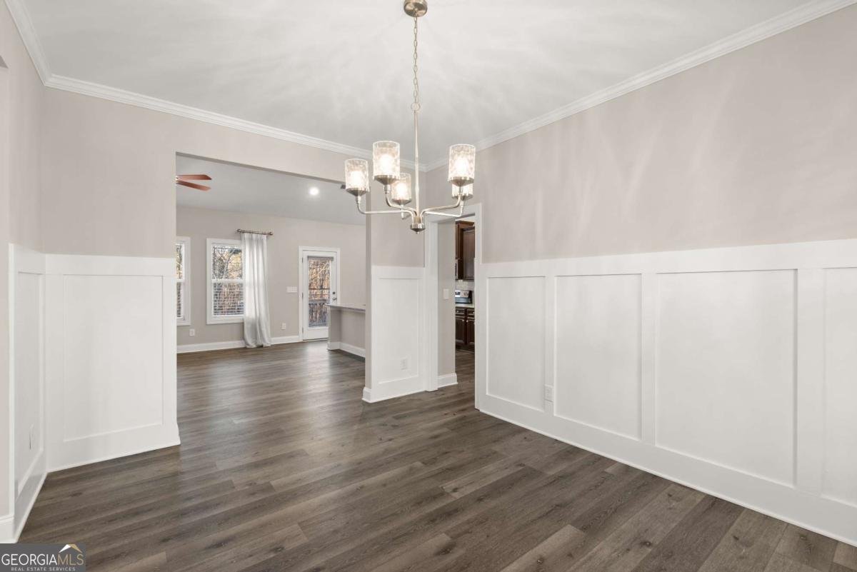 411 Spring Lake Hills White - 8