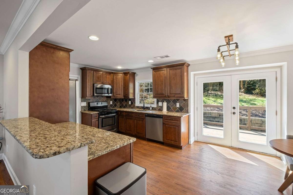 260 Mansell Circle Roswell - 12