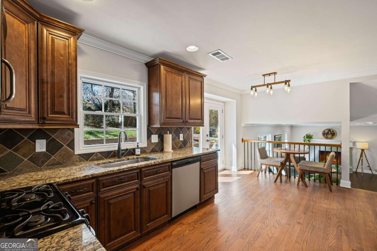 260 Mansell Circle Roswell - 15