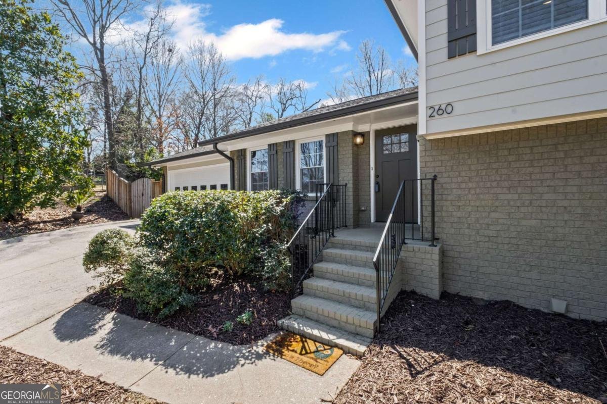 260 Mansell Circle Roswell - 7