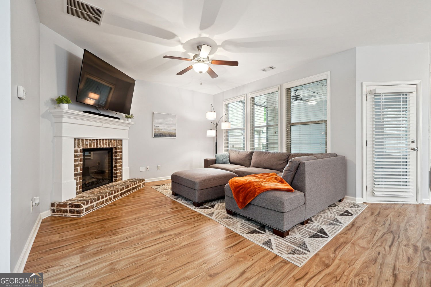 5925 Watersdown Way Flowery Branch - 13