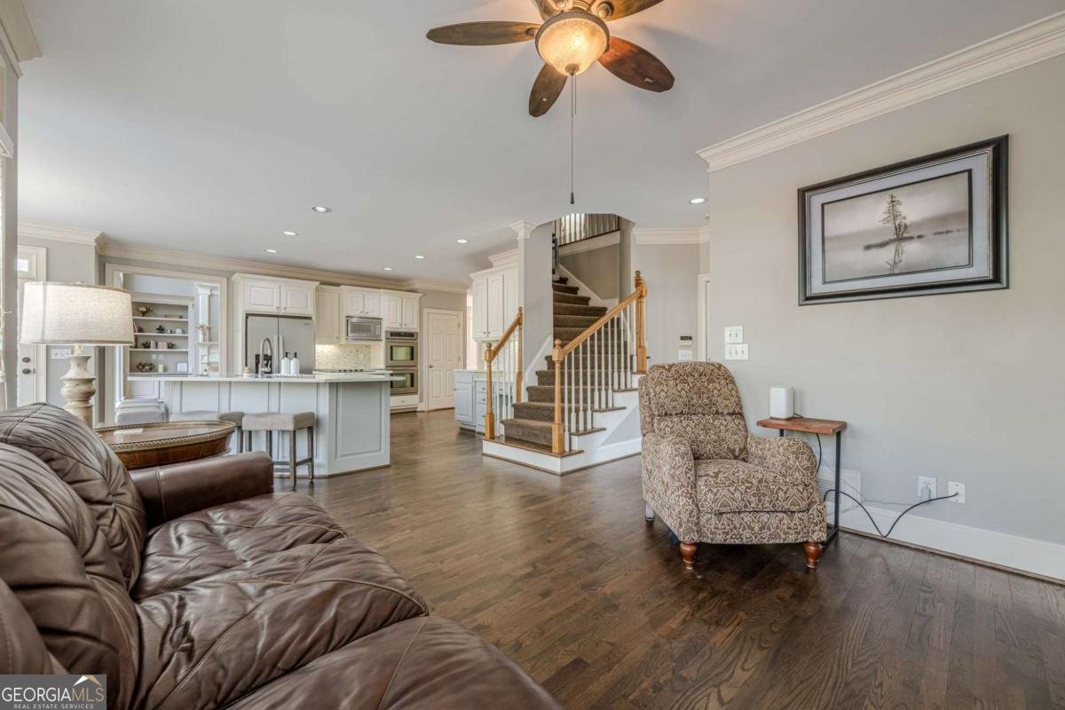 5825 LAUREL OAK Drive Suwanee - 24