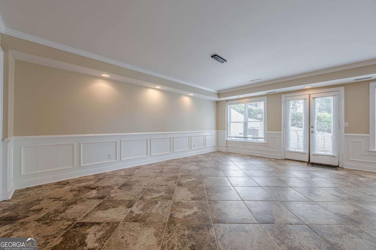 5825 LAUREL OAK Drive Suwanee - 31