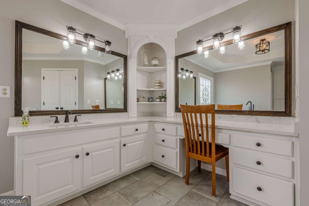 5825 LAUREL OAK Drive Suwanee - 52