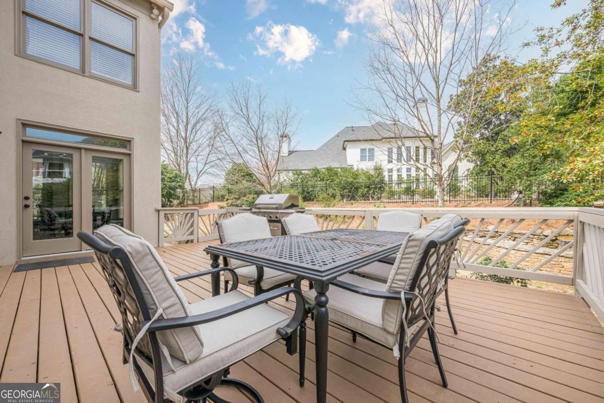 5825 LAUREL OAK Drive Suwanee - 66