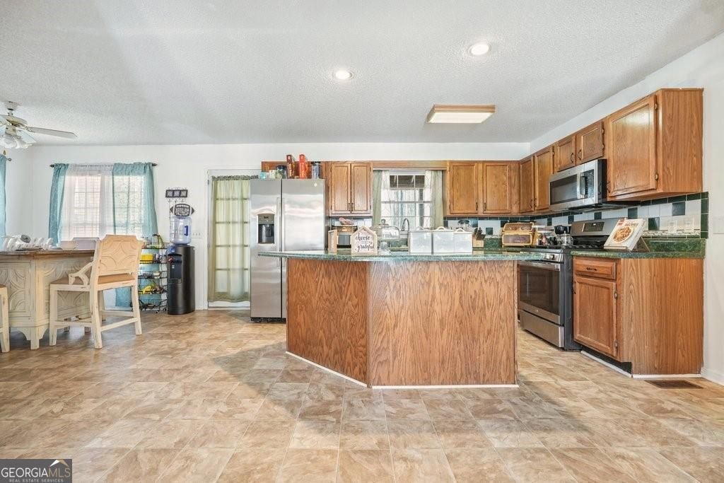 582 Black Forest Run Douglasville - 12