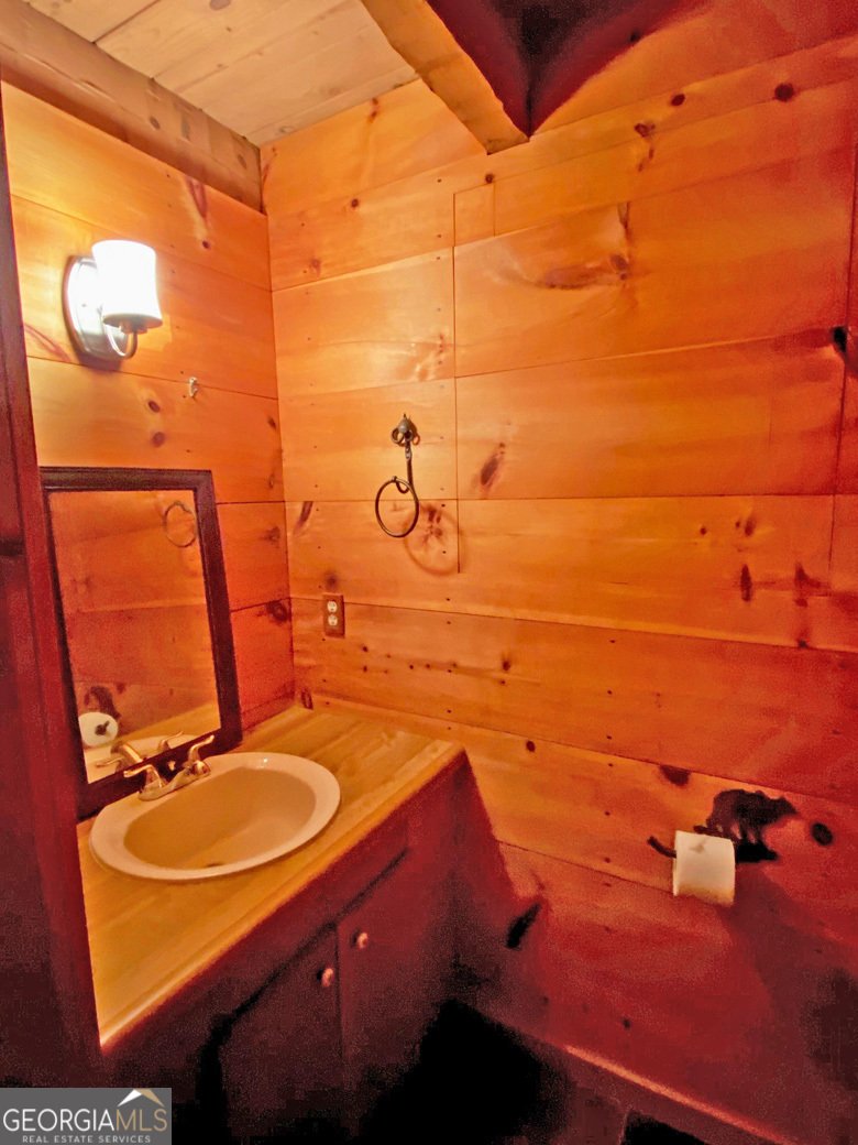802 Pine Knot Drive Cleveland - 17