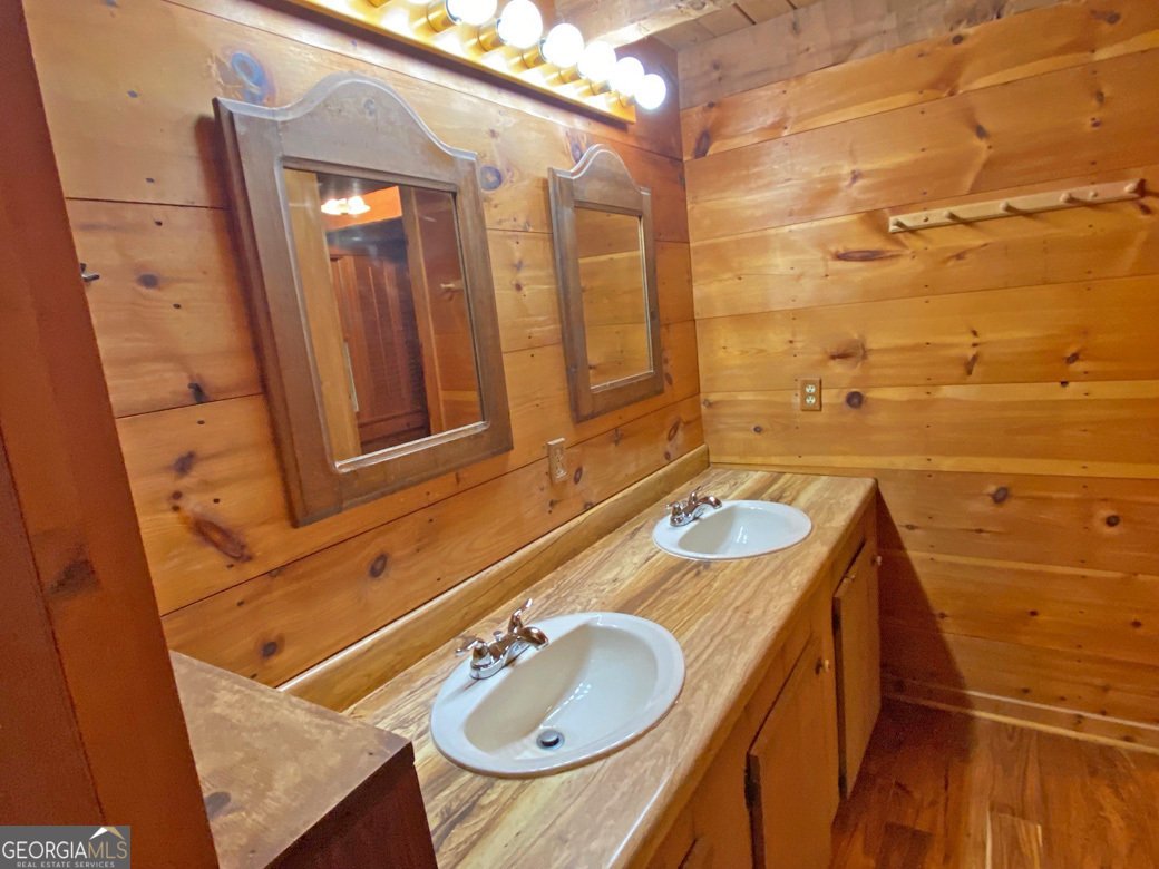 802 Pine Knot Drive Cleveland - 26