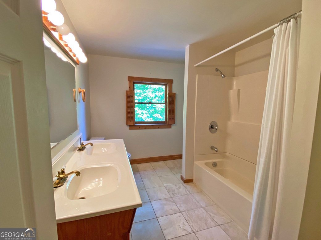 802 Pine Knot Drive Cleveland - 38