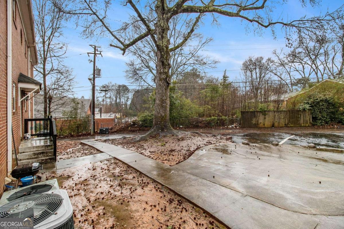 2367 Cascade Road Atlanta - 16