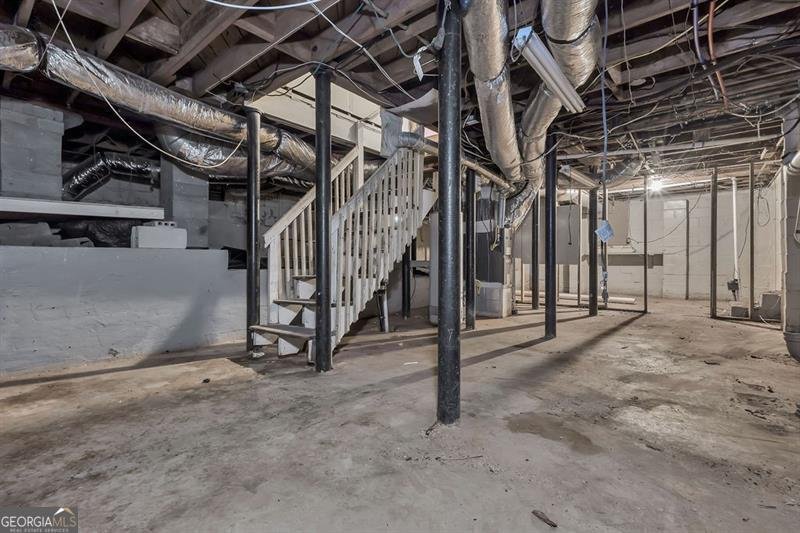 1761 Venetian Drive Atlanta - 27