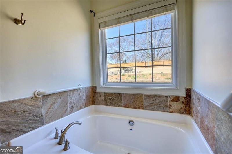 915 Cruce Lake Drive Hoschton - 11