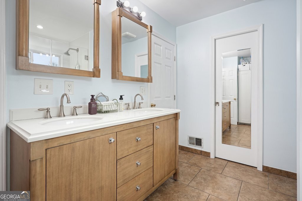 345 Lambeth Drive Hiram - 18