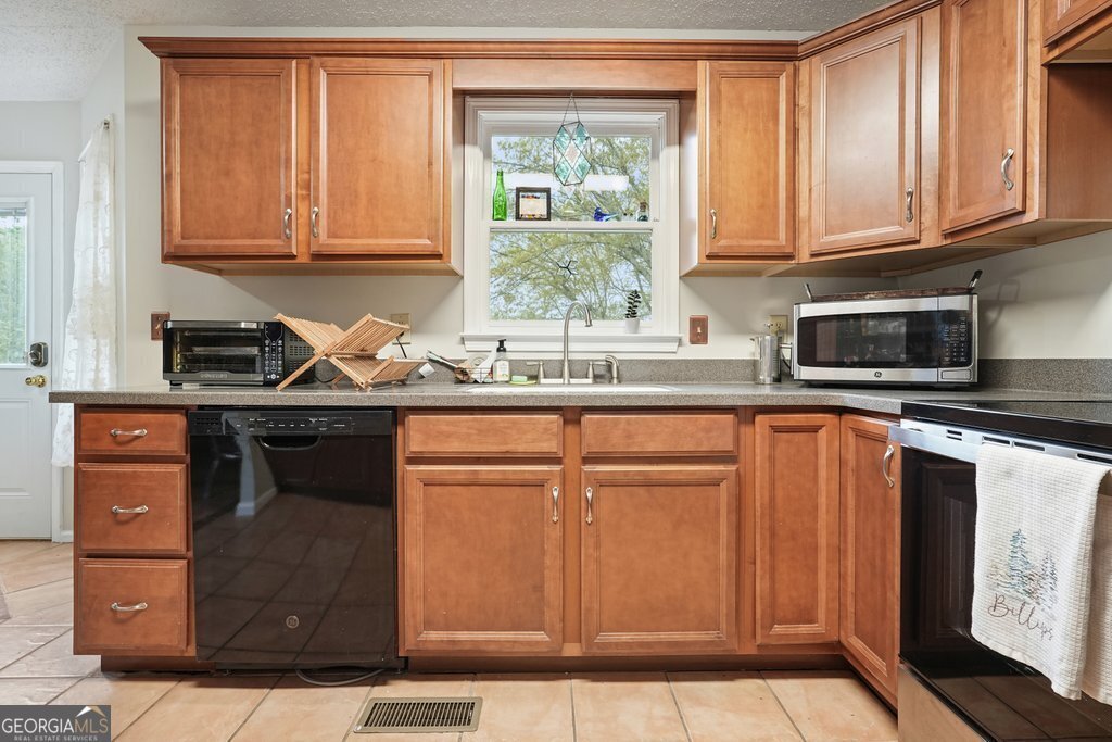 345 Lambeth Drive Hiram - 3