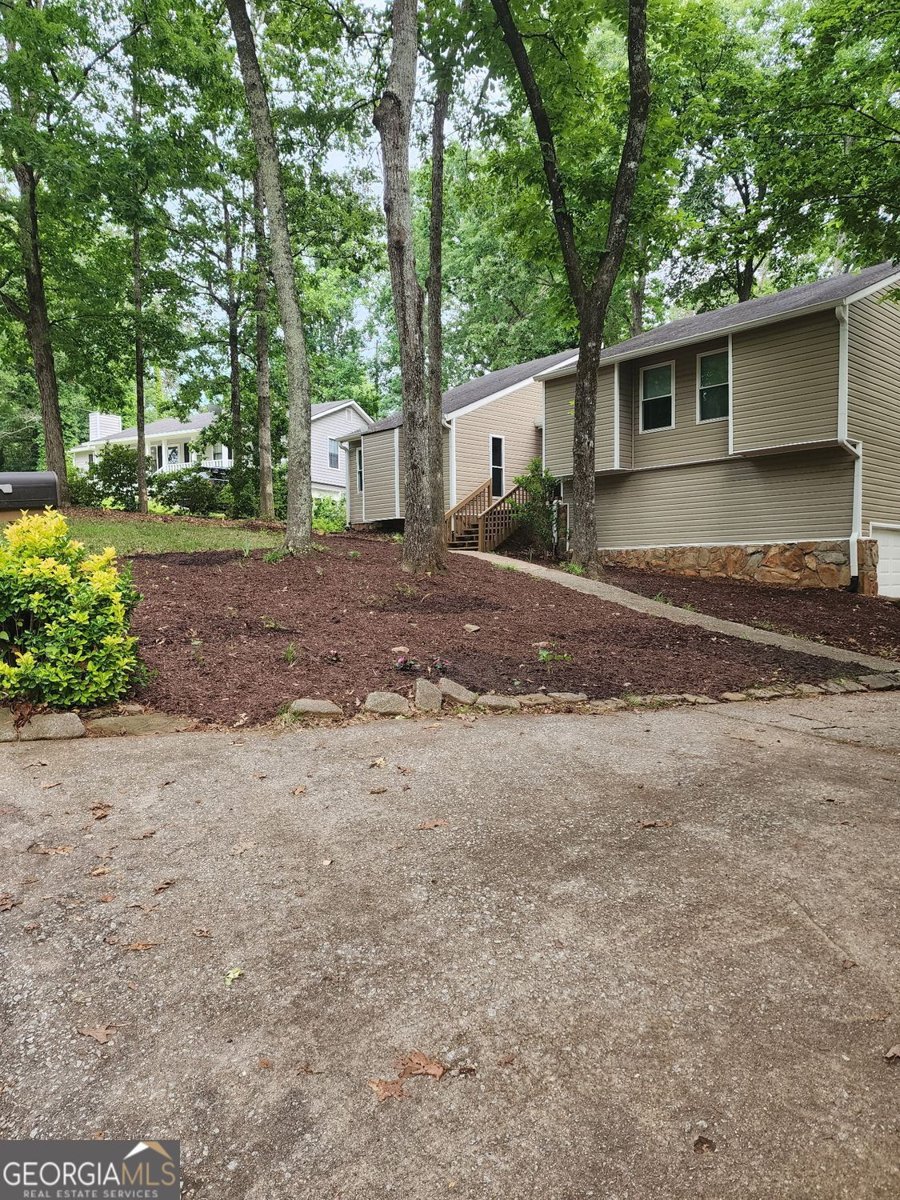 6739 Valley Court Douglasville - 2