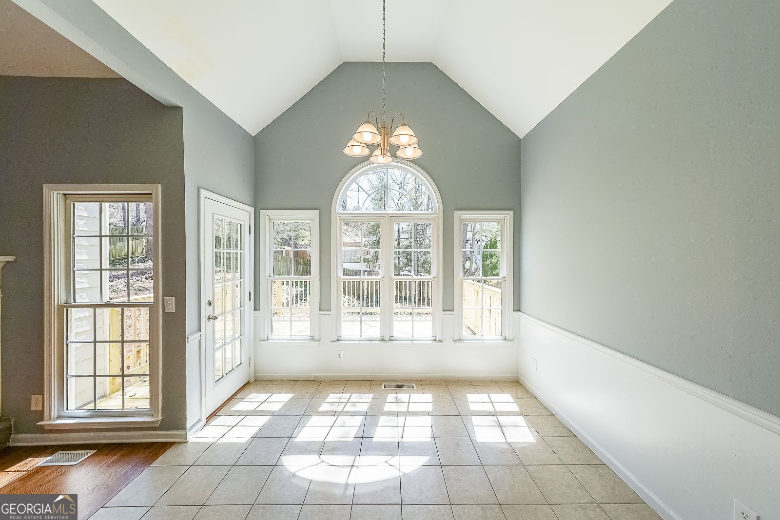 2037 Castlemaine Circle Woodstock - 12