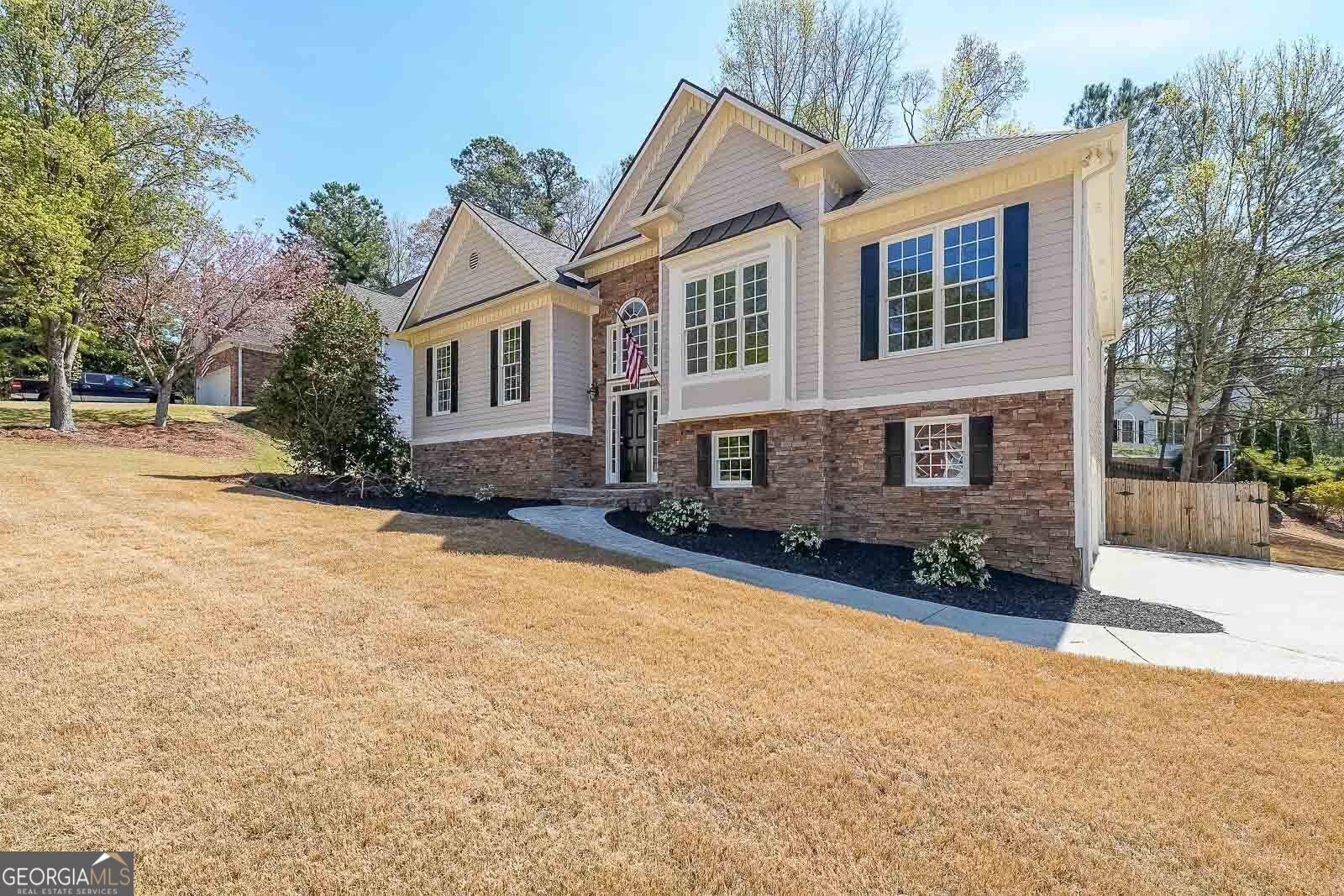 2037 Castlemaine Circle Woodstock - 2
