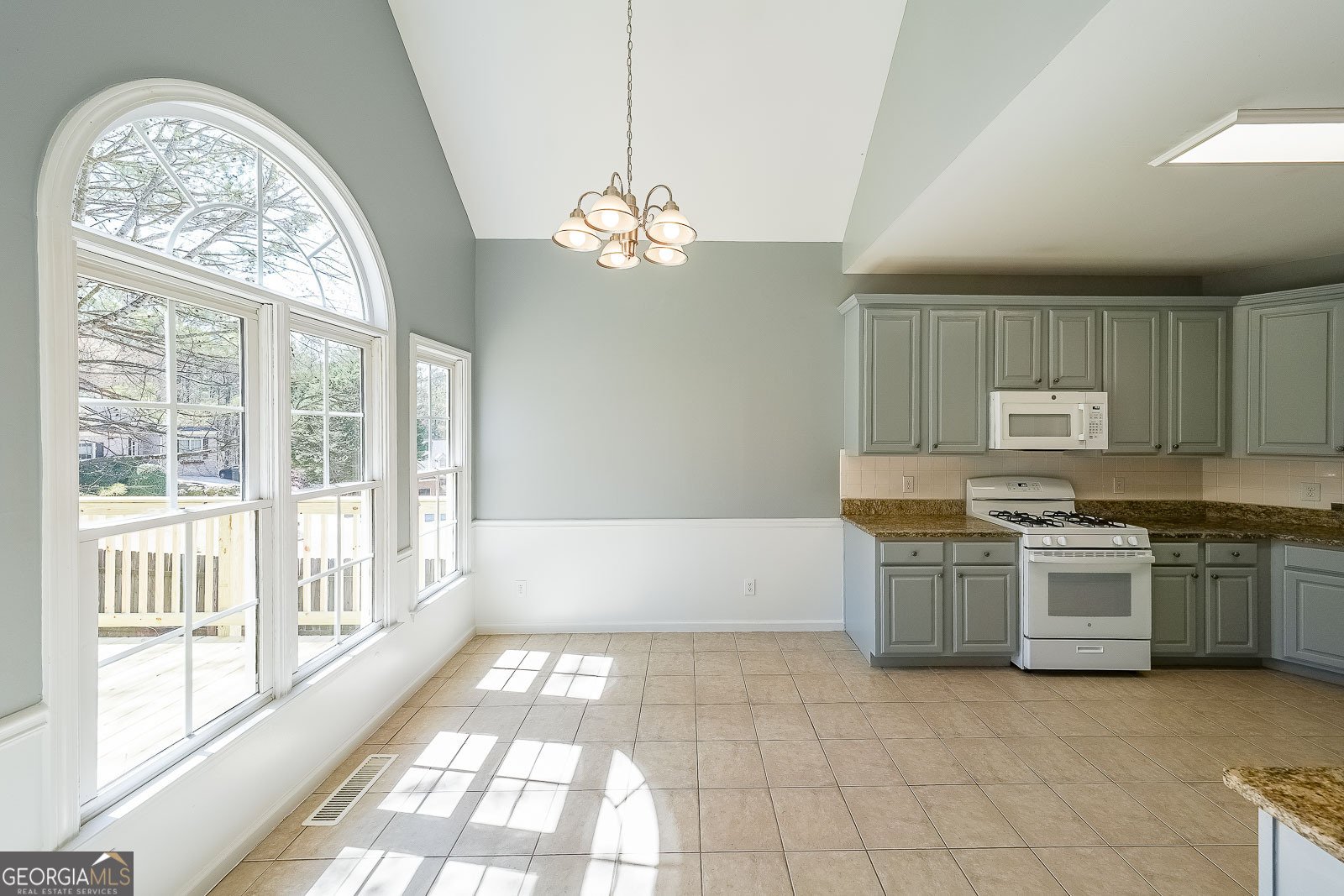 2037 Castlemaine Circle Woodstock - 8