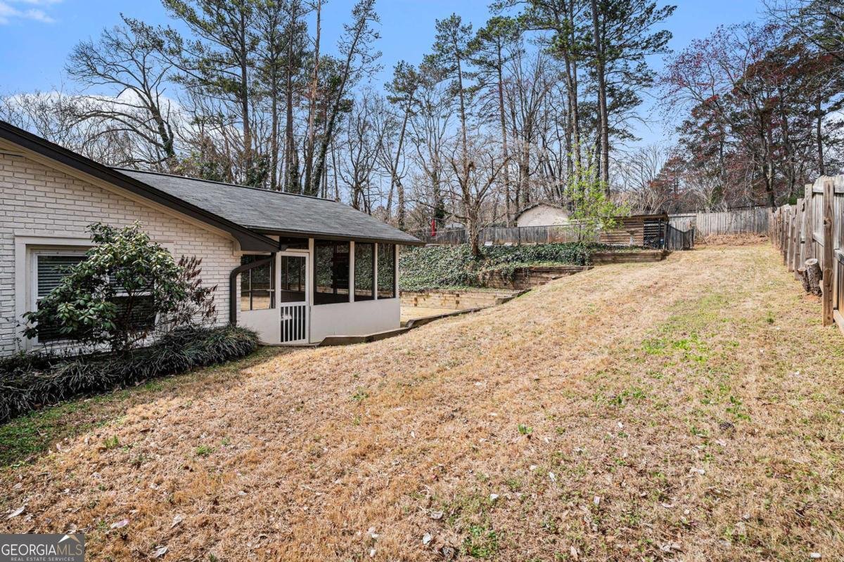 5498 STONEYBROOK Court Mableton - 23
