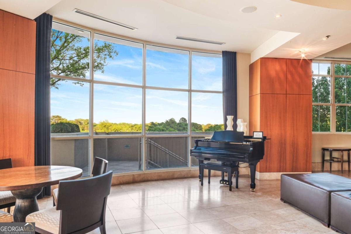2881 Peachtree Road Atlanta - 74