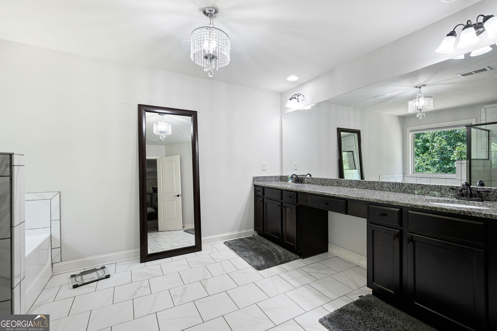 176 Red Wood Drive Dallas - 35