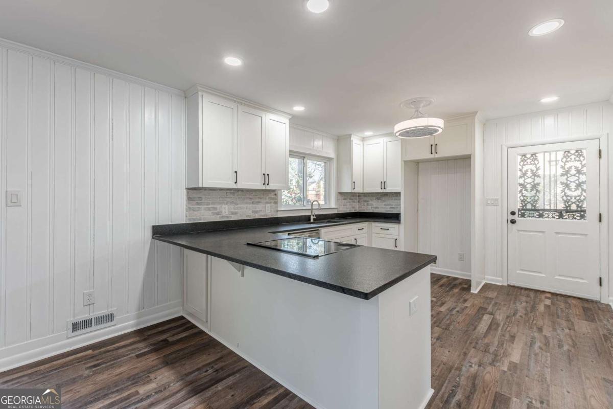 407 North Avenue Hapeville - 13